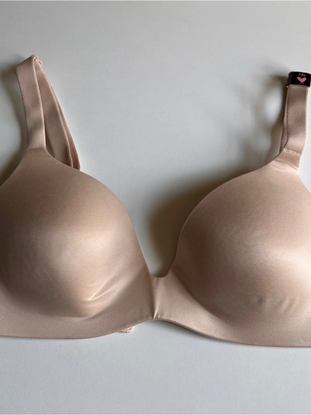 Victoria's Secret Light Nude Smooth Molded Bra